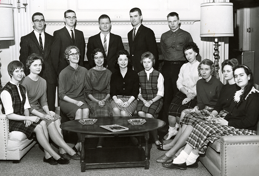 Vintage photo of K students in Hoben Hall
